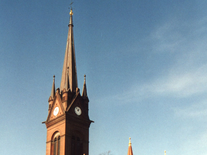 Heilig-Kreuz-Kirche Neustadt